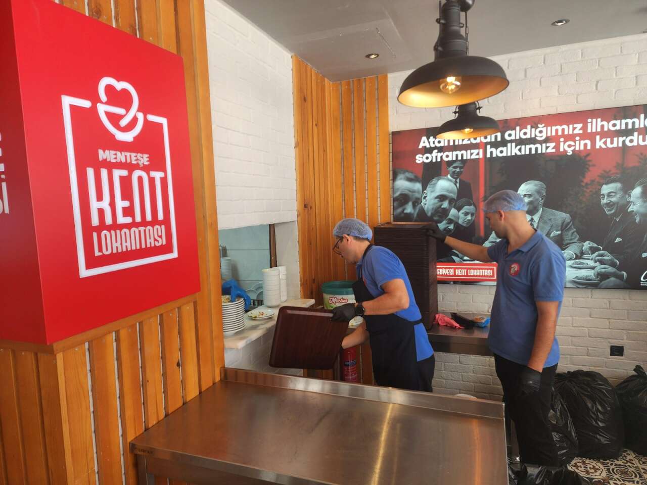 Muğla’da 4 Çeşit Yemek İçin Uzun Kuyruklar: Kent Lokantası 21 Günde 21 Bin Kişiye Hizmet Verdi 11